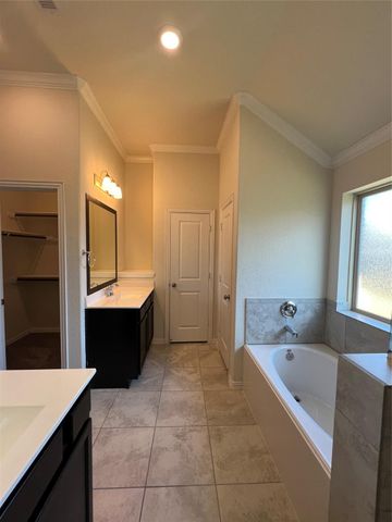 4933 Spring Terrace Lane, Rosharon, TX 77583