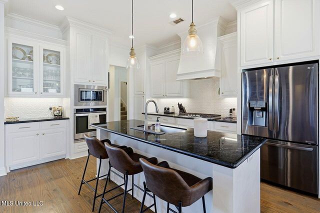 115 Sweetbriar Court, Canton, MS 39046