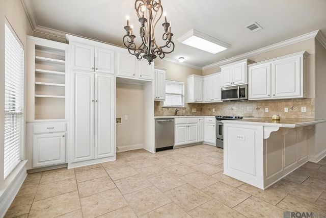 5310 Courtyard Dr, Gonzales, LA 70737