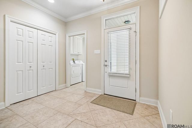 5310 Courtyard Dr, Gonzales, LA 70737
