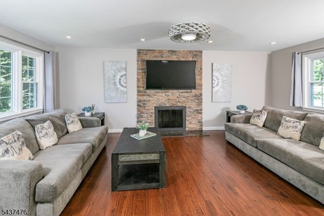 22 Cleveland Cir, Montgomery Twp., NJ 08558