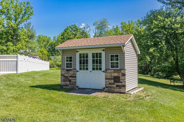 22 Cleveland Cir, Montgomery Twp., NJ 08558