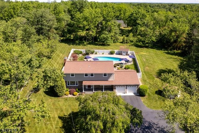 22 Cleveland Cir, Montgomery Twp., NJ 08558