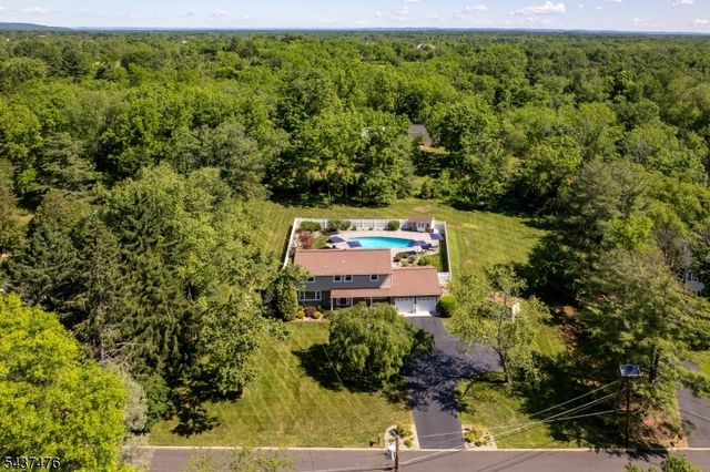 22 Cleveland Cir, Montgomery Twp., NJ 08558