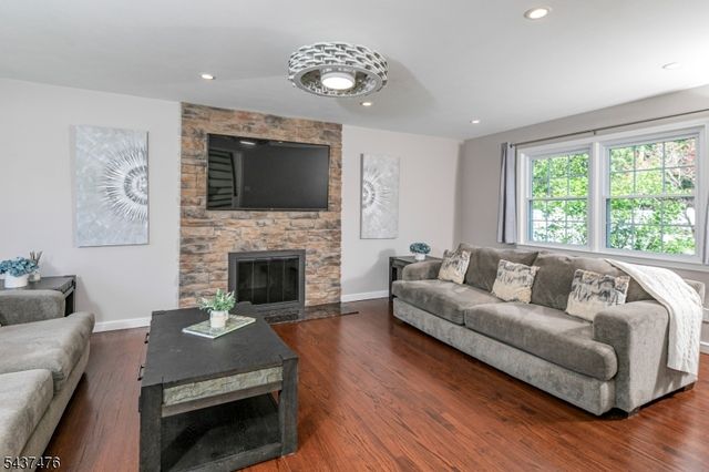 22 Cleveland Cir, Montgomery Twp., NJ 08558