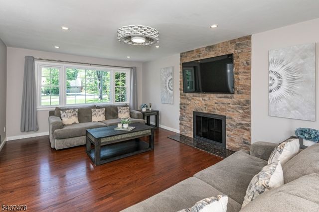 22 Cleveland Cir, Montgomery Twp., NJ 08558