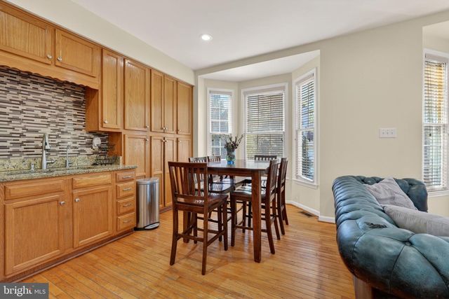 8010 READINGTON CT, Springfield, VA 22152