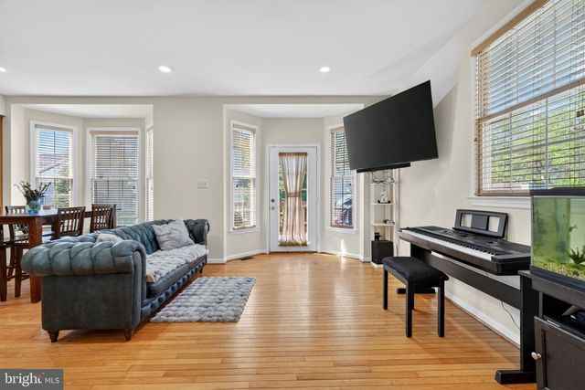 8010 READINGTON CT, Springfield, VA 22152