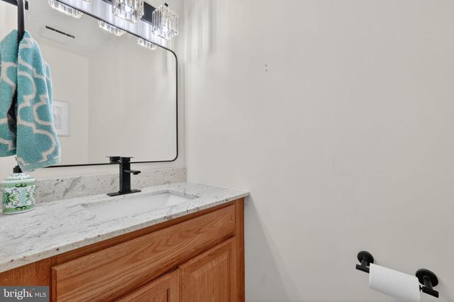 8010 READINGTON CT, Springfield, VA 22152