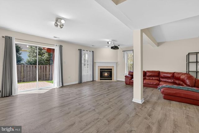 8010 READINGTON CT, Springfield, VA 22152