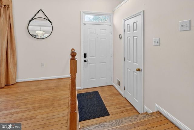 8010 READINGTON CT, Springfield, VA 22152