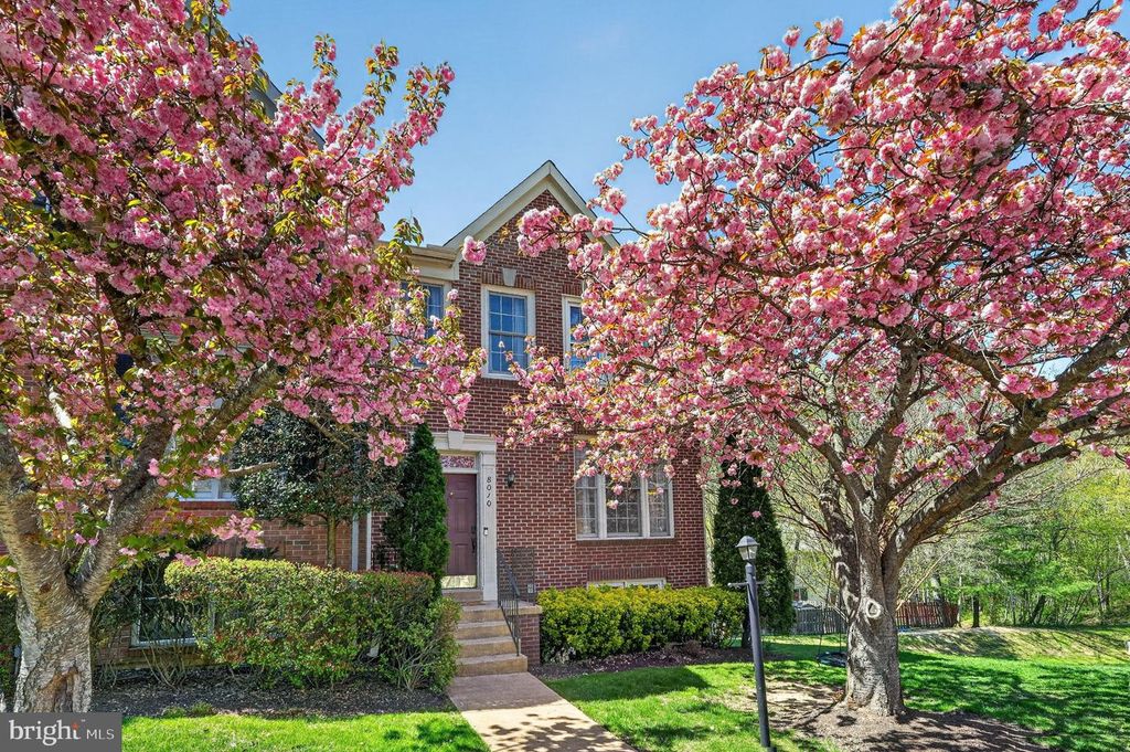 8010 READINGTON CT, Springfield, VA 22152