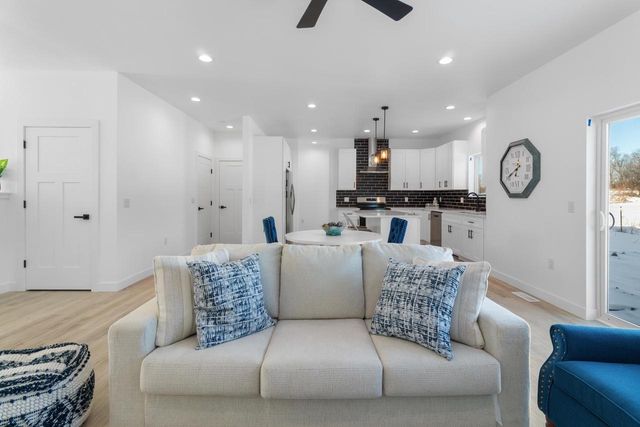 5614 Glorious Drive, Madison, WI 53718