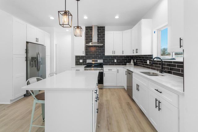 5614 Glorious Drive, Madison, WI 53718