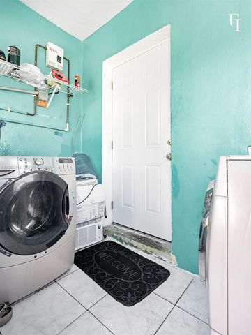 1195 NW 48th St, Miami, FL 33127