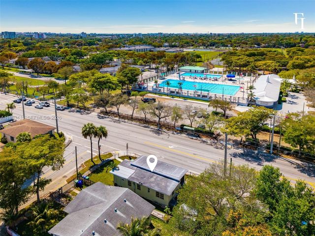 1195 NW 48th St, Miami, FL 33127