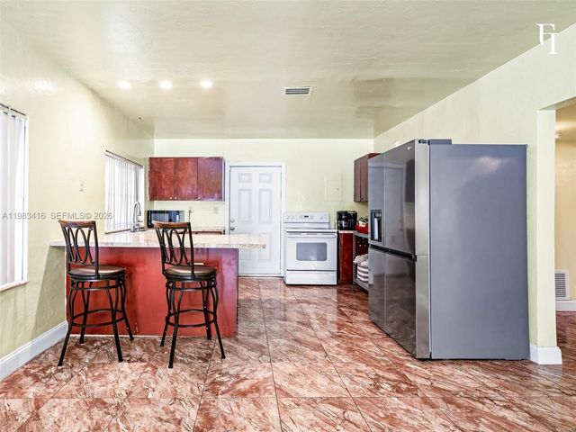 1195 NW 48th St, Miami, FL 33127