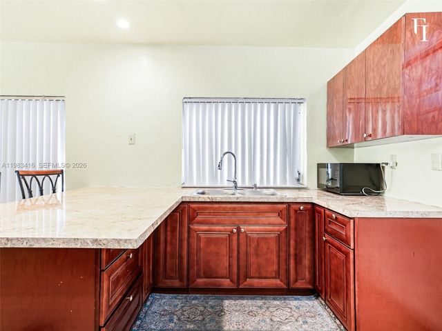 1195 NW 48th St, Miami, FL 33127