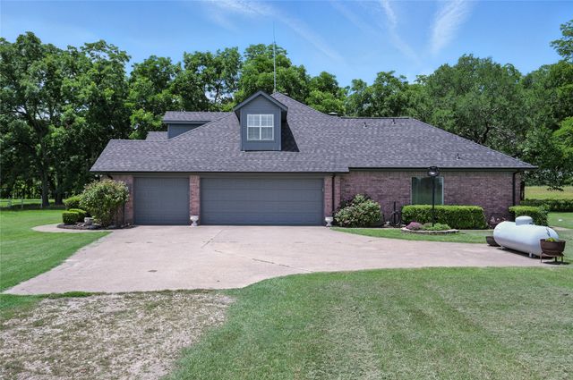 2134 Rs County Road 1402, Point, TX 75472