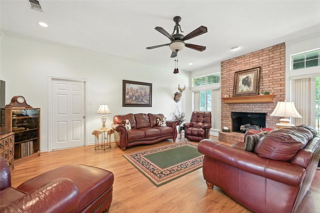 2134 Rs County Road 1402, Point, TX 75472