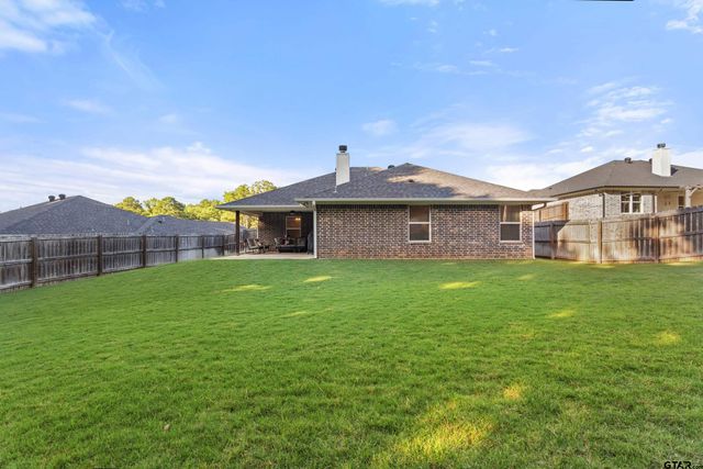 19890 Meadow West Lane, Flint, TX 75762
