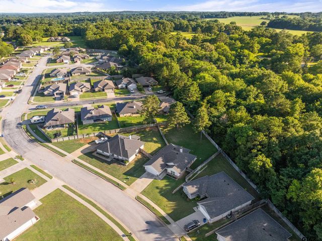 19890 Meadow West Lane, Flint, TX 75762