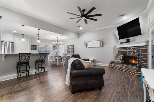19890 Meadow West Lane, Flint, TX 75762