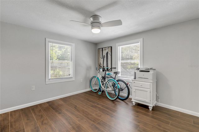 1402 E VOORHIS AVENUE, Deland, FL 32724