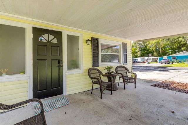 1402 E VOORHIS AVENUE, Deland, FL 32724