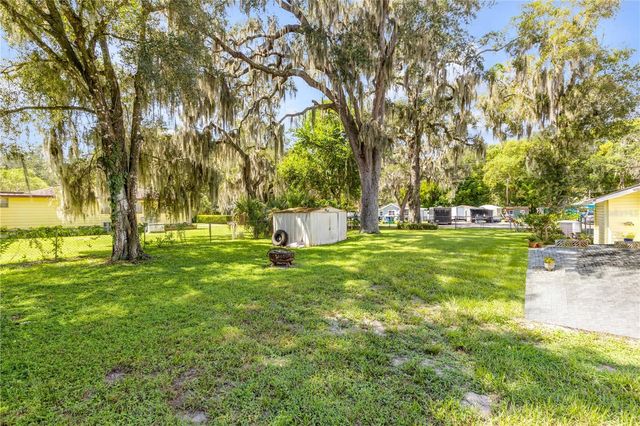 1402 E VOORHIS AVENUE, Deland, FL 32724