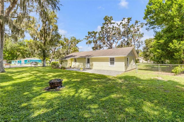 1402 E VOORHIS AVENUE, Deland, FL 32724