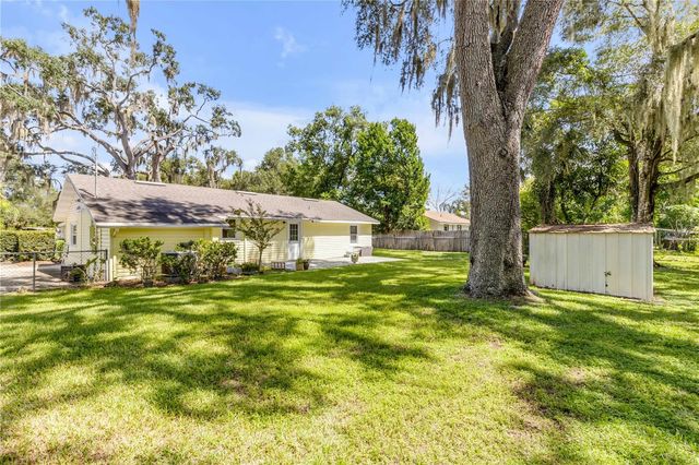 1402 E VOORHIS AVENUE, Deland, FL 32724