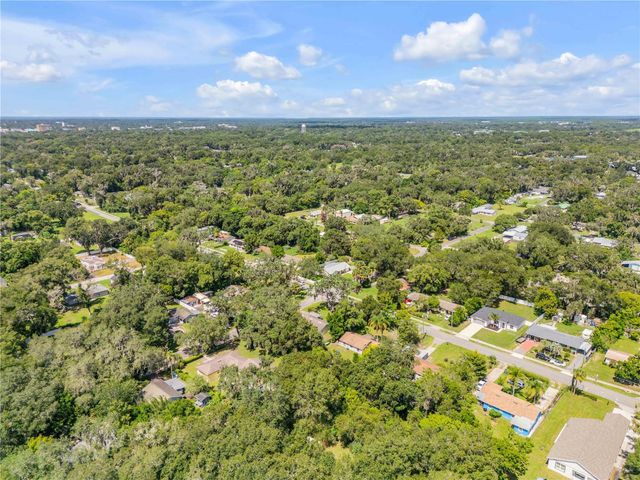 1402 E VOORHIS AVENUE, Deland, FL 32724