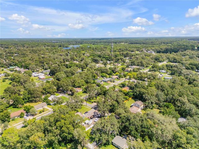 1402 E VOORHIS AVENUE, Deland, FL 32724