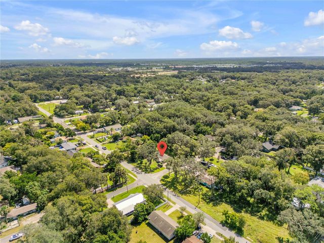 1402 E VOORHIS AVENUE, Deland, FL 32724
