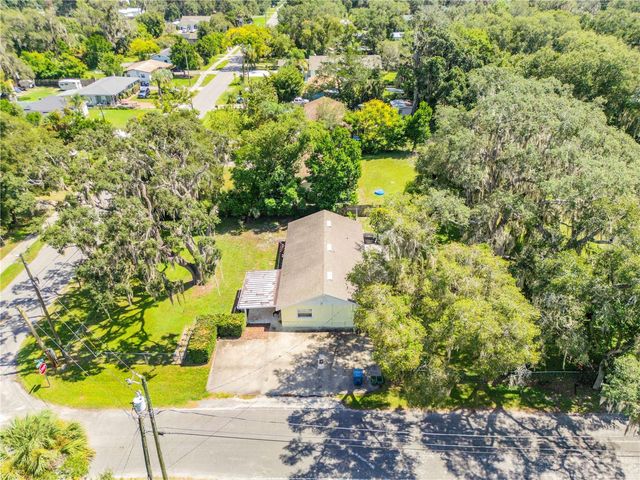 1402 E VOORHIS AVENUE, Deland, FL 32724
