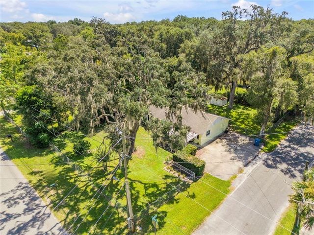 1402 E VOORHIS AVENUE, Deland, FL 32724