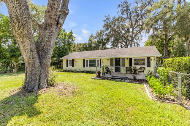 1402 E VOORHIS AVENUE, Deland, FL 32724