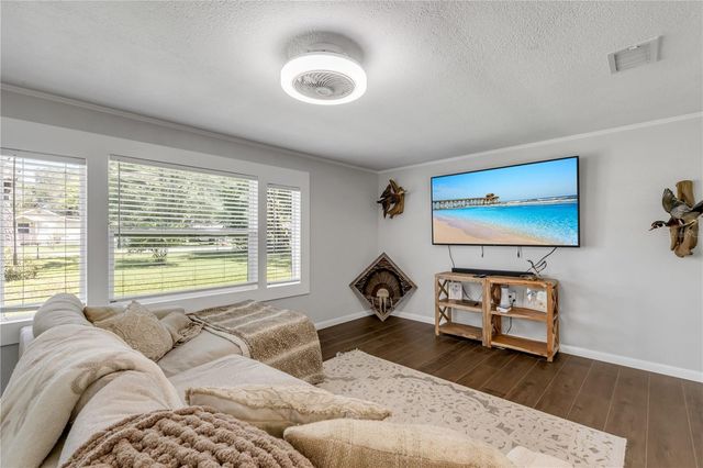1402 E VOORHIS AVENUE, Deland, FL 32724