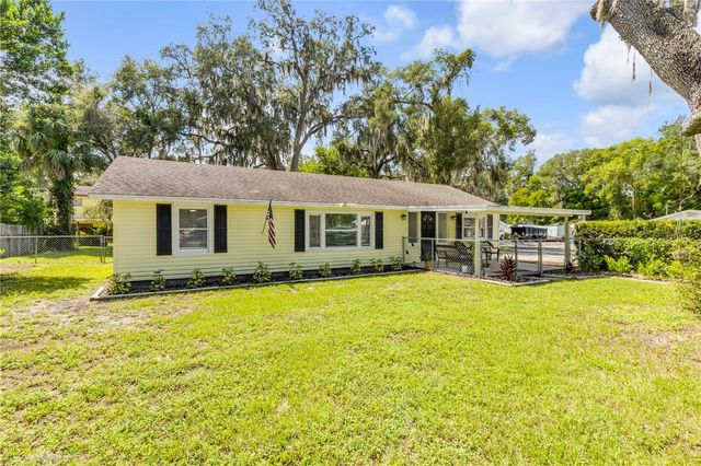 1402 E VOORHIS AVENUE, Deland, FL 32724