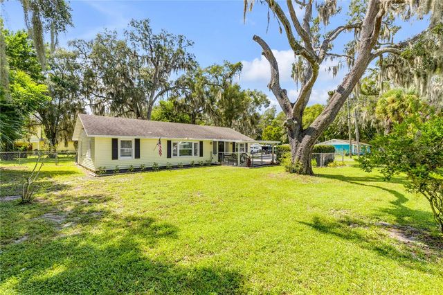 1402 E VOORHIS AVENUE, Deland, FL 32724