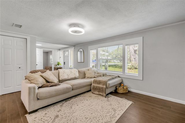1402 E VOORHIS AVENUE, Deland, FL 32724