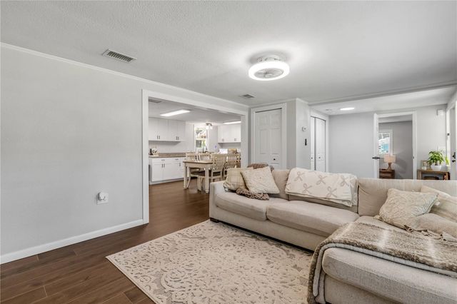1402 E VOORHIS AVENUE, Deland, FL 32724