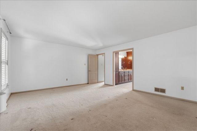 267 Seasons Dr, Marshall, PA 15090