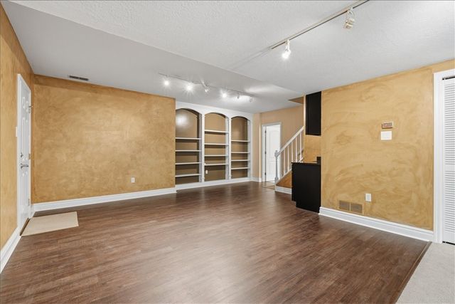 267 Seasons Dr, Marshall, PA 15090