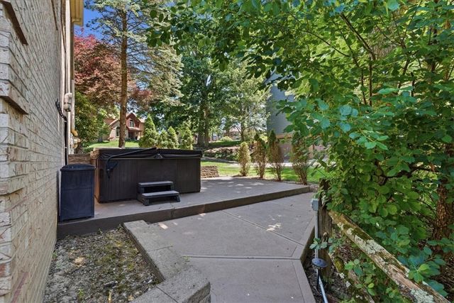 267 Seasons Dr, Marshall, PA 15090