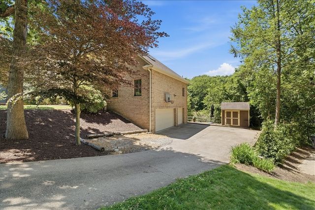 267 Seasons Dr, Marshall, PA 15090