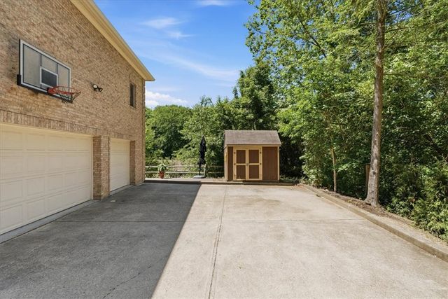 267 Seasons Dr, Marshall, PA 15090
