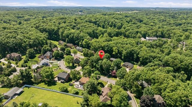 267 Seasons Dr, Marshall, PA 15090