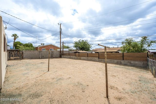 2356 E Idaho Avenue, Las Cruces, NM 88001